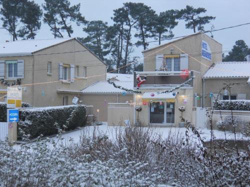 Gallery image of Hôtel Résidence Les Flots in Saint-Palais-sur-Mer