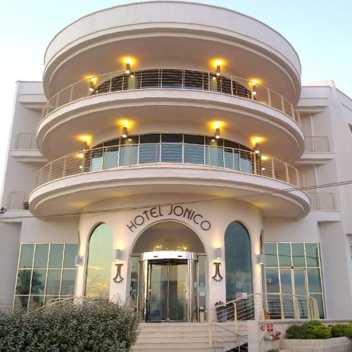 Fachada o entrada de Jonico Hotel