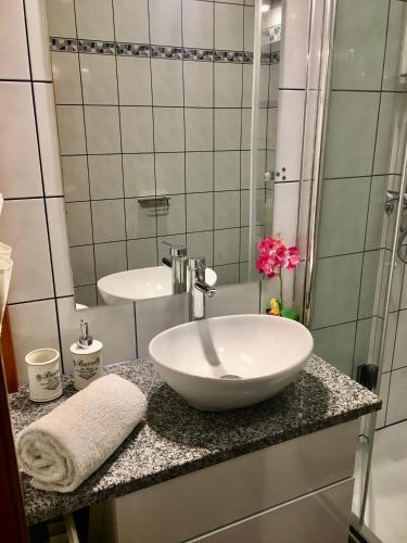 Ένα μπάνιο στο Marta Guest House