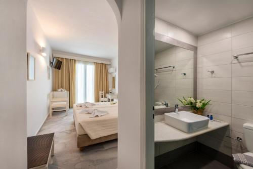 Koupelna v ubytování Hotel Aegeon