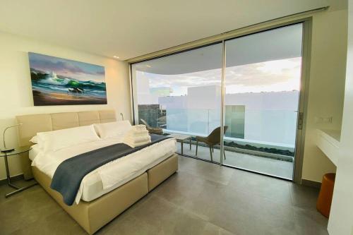 Imagen de la galería de Luxury Villa - new building with panoramic sea view, en Adeje