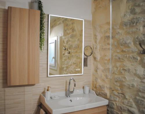 Kylpyhuone majoituspaikassa Terre de Bacchus