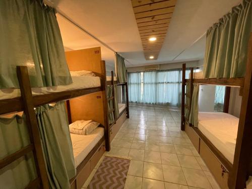 Postel nebo postele na pokoji v ubytování CAMP&HOSTEL Antalya