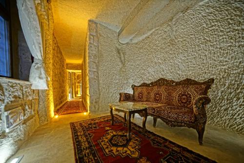 Ruang duduk di Cappadocia Cave Lodge