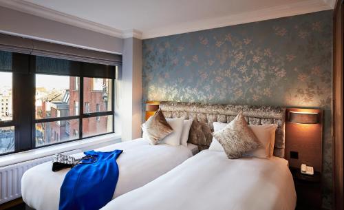 Handel's Hotel Image