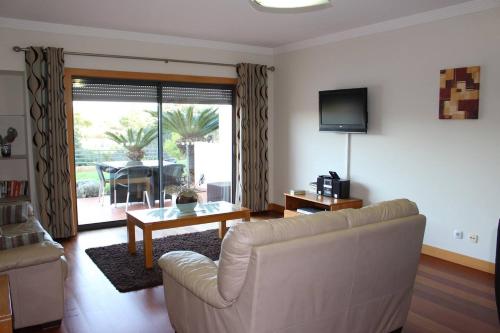 Charming 3-Bed Apartment in Albufeira