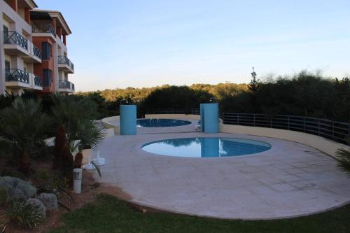 Charming 3-Bed Apartment in Albufeira