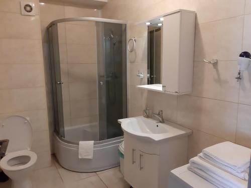 Ένα μπάνιο στο Mamaia Dorin Apartment