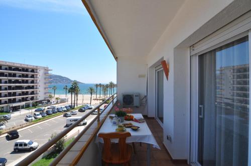 RNET - RHC VIV Roses Holiday Center