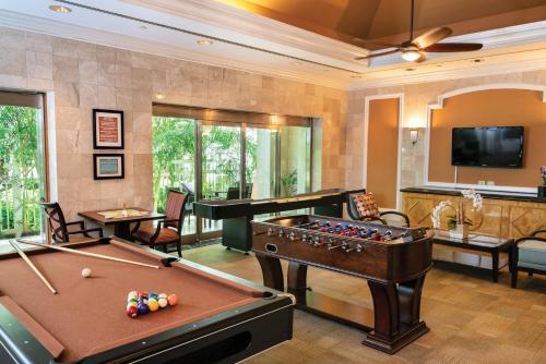 A pool table at Wyndham Vacation Resorts Royal Garden at Waikiki