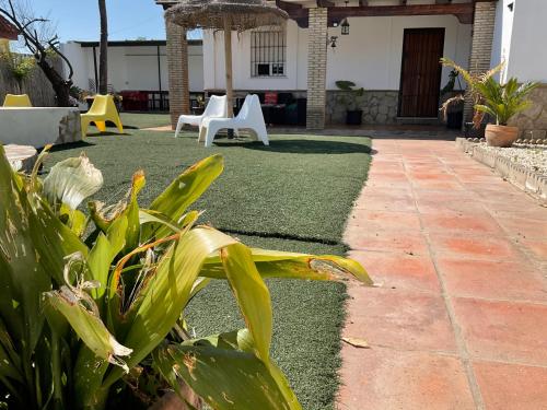 Κήπος έξω από το Casa con Piscina en Sanlucar de Barrameda