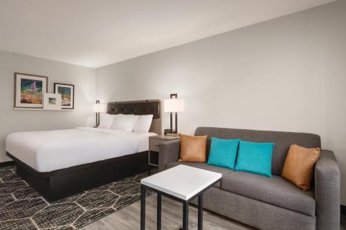Ένα ή περισσότερα κρεβάτια σε δωμάτιο στο La Quinta inn & suites by Wyndham Dothan