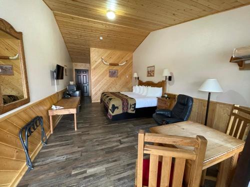 Posezení v ubytování The Longhorn Ranch Resort Lodge & RV Park