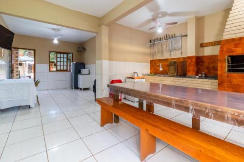 Dapur atau dapur kecil di Pousada Chaday