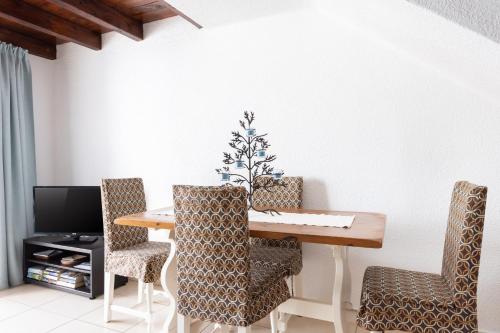 Home2Book Las Américas Beach & Pool