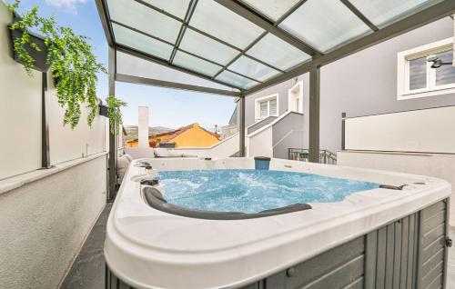 Fotografia z galérie ubytovania Premium Apartment with jacuzzi v Trogiri