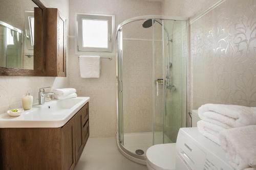 A bathroom at Serenity Home