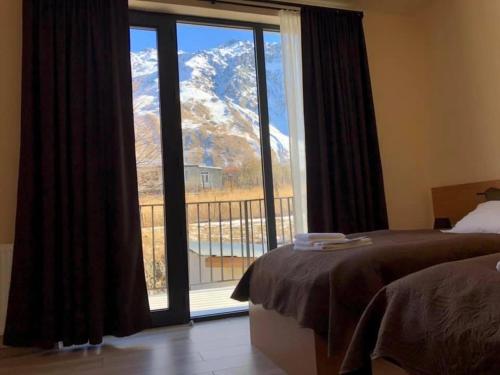 Zdjęcie z galerii obiektu Hotel Horizon Kazbegi w mieście Stepancminda