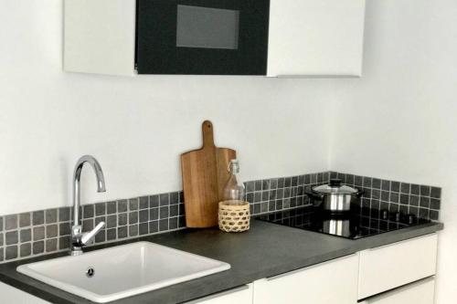 Begonia City Center Apartment 230 BY NAMASTE ELITE