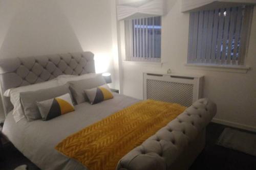 Foto de la galería de The Cottage - Hot Tub - nr Glasgow - self check-in en Coatbridge