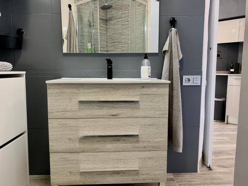 Kuchyň nebo kuchyňský kout v ubytování Apartamento entre dos mares