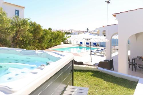 Villa Namora - Private Swimming pool & Hot Jacuzzi