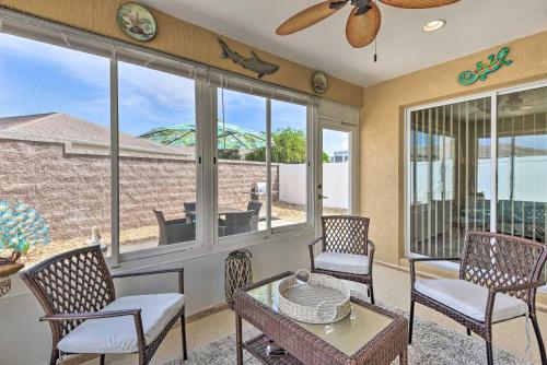 Sunny Courtyard Villa with Patio - Golf and Dine!