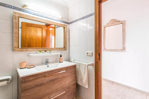 Koupelna v ubytování Apartamentos Karin 2ºD