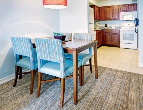 A cozinha ou kitchenette de Club Wyndham Skyline Tower