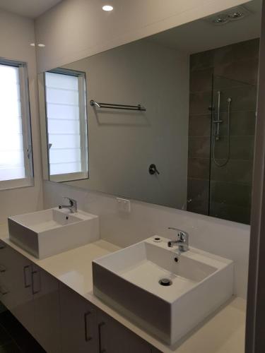 Ένα μπάνιο στο Moby Dick Waterfront Resort Motel
