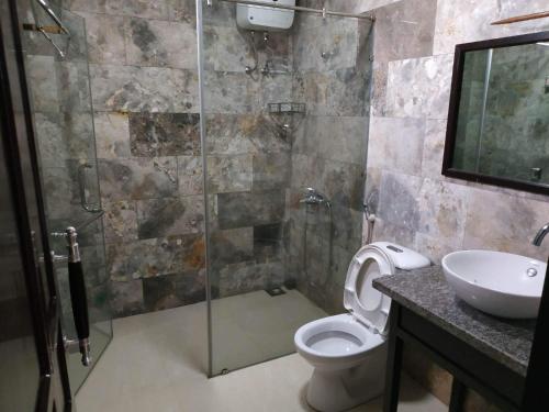 A bathroom at Nguyen Duy homestay