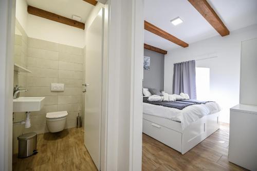 Bilik mandi di Villa Burra