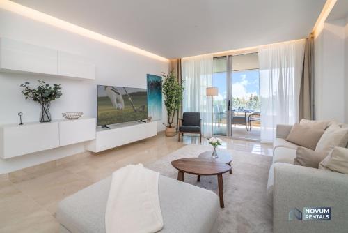 NEWLY BUILT Top Modern Penthouse in Puerto Banús