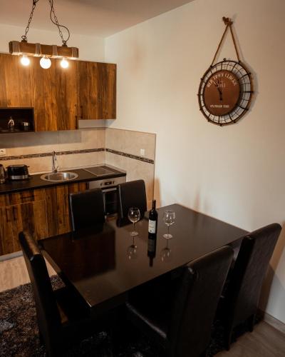 Una cocina o zona de cocina en Zlatar Apartman br 16