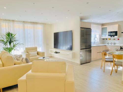 Sitges Spaces Oasis Suites- 4 Bedroom, 4 Ensuite Bathrooms, Terrace, Pool, Sitges Centre