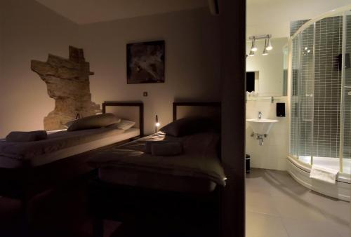 Koupelna v ubytování Marmontova Luxury Rooms