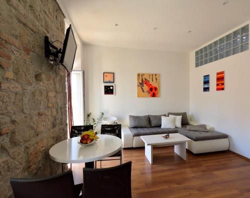 Marmontova Luxury Rooms