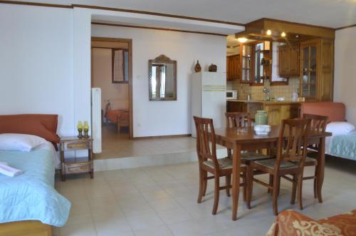 Ένα ή περισσότερα κρεβάτια σε δωμάτιο στο Beach house Chorefto