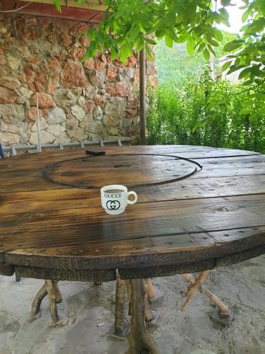  Areni House B&B -  Room  picture :   Tea/Coffee maker    Shower    Bath                           