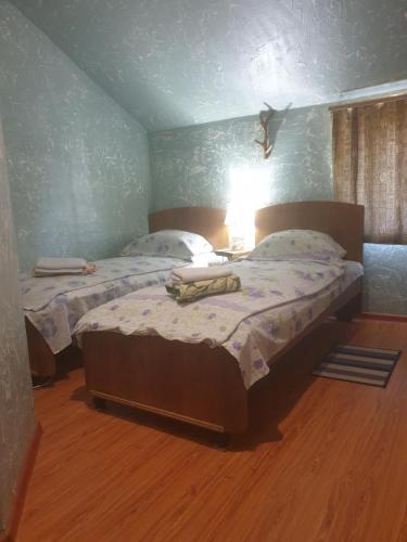  Areni House B&B -  Room  picture :   Tea/Coffee maker    Shower    Bath                           