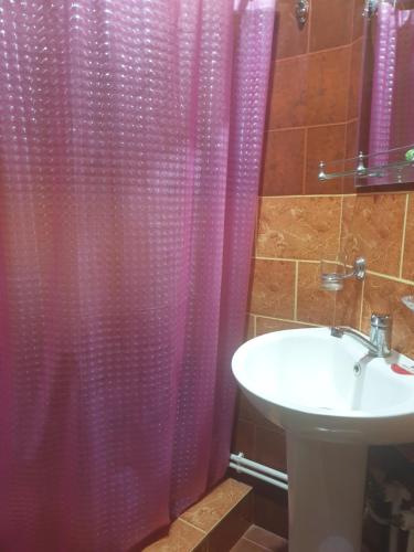  Areni House B&B -  Room  picture :   Tea/Coffee maker    Shower    Bath                           