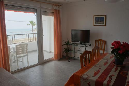 Apartamento dos dormitorios, primera línea y aire acondicionado