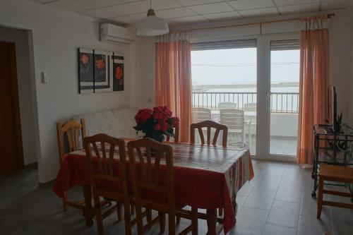 Apartamento dos dormitorios, primera línea y aire acondicionado