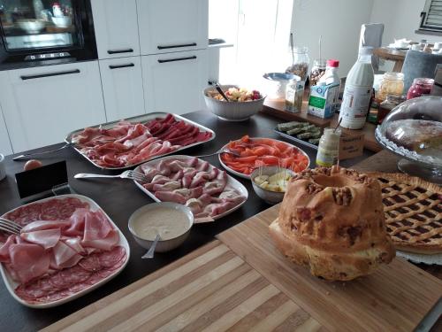 อาหารที่มีในเกสต์เฮาส์หรือบริเวณใกล้เคียง