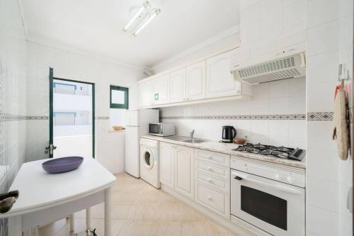Apartamento T1 Carvoeiro c/piscina e a 300m Praia