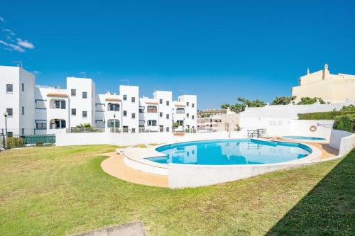 Apartamento T1 Carvoeiro c/piscina e a 300m Praia