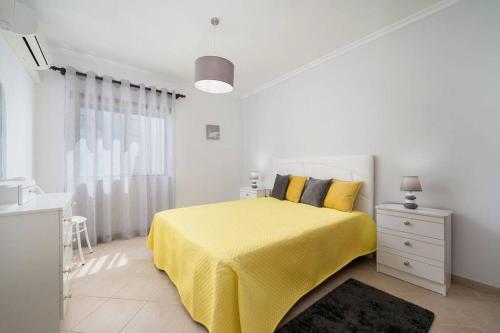 Gallery image of Apartamento T1 Carvoeiro c/piscina e a 300m Praia in Carvoeiro