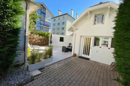 Tiny House - town house in the centre of Annecy terrace & air conditioning