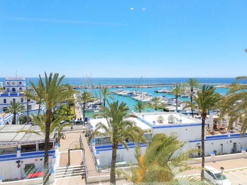 FANTASTIC APARTMENT B IN FRONT OF THE SEA & MARINA