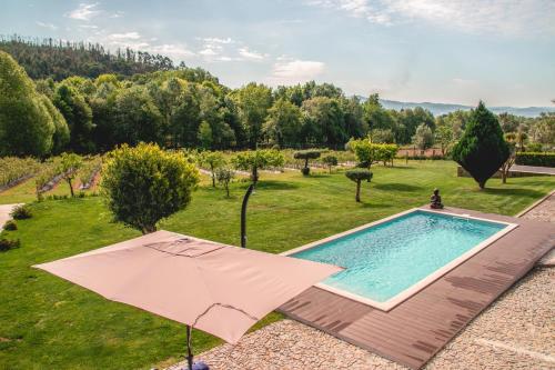 A piscina localizada em Quinta de Requeixo ou nos arredores